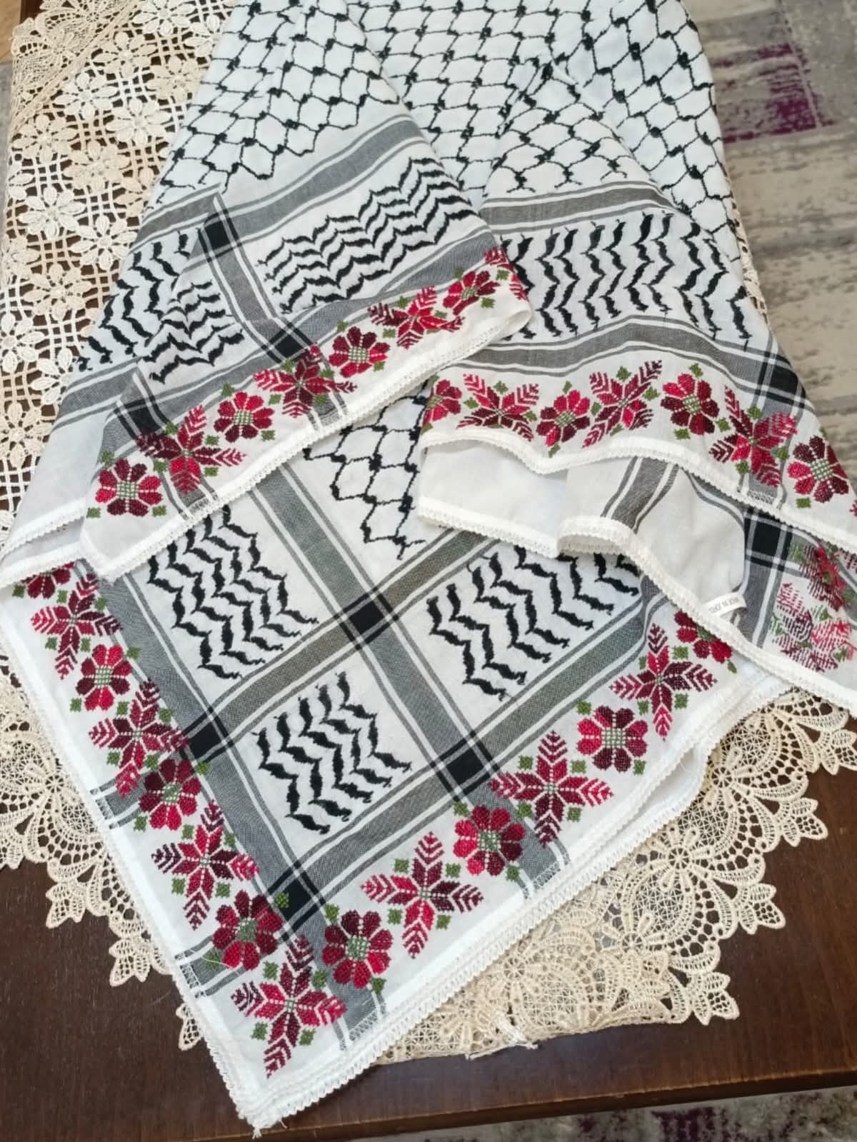 Palestinian Keffiyeh with Tatreez Border