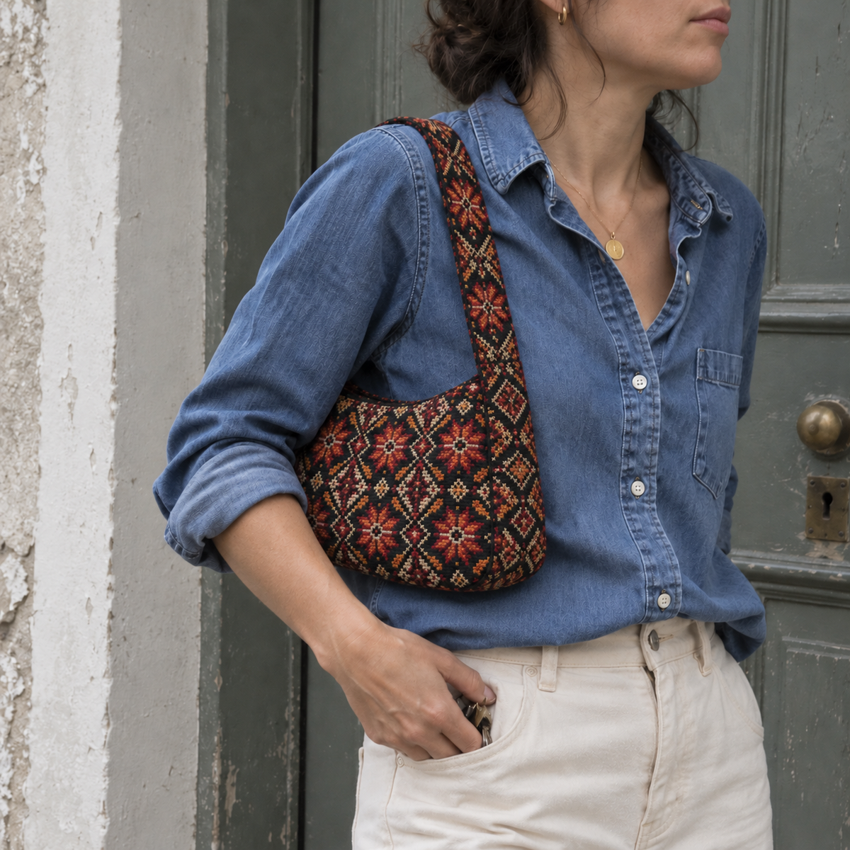 Black All-Over Tatreez Shoulder Bag - model view