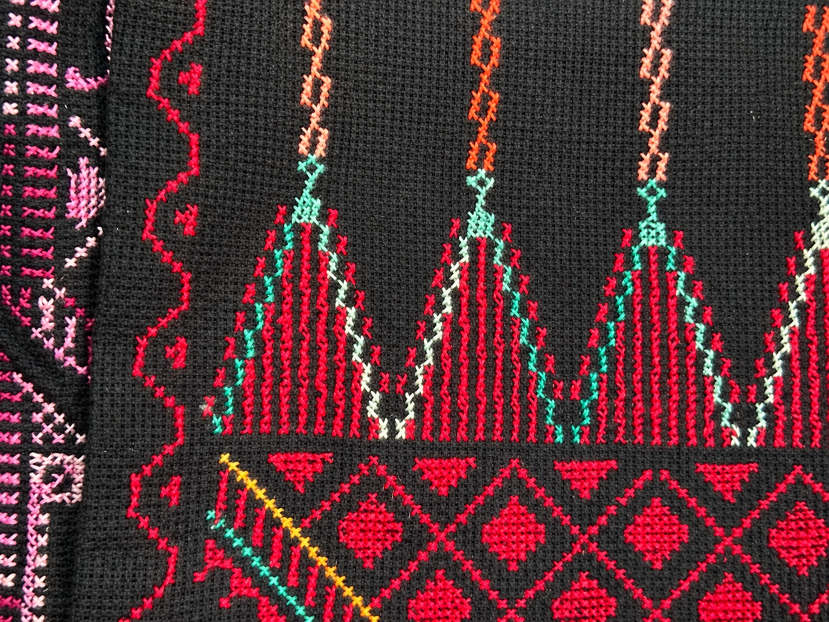 Five Spires Tatreez Bag - Red and Mint - embroidery detail