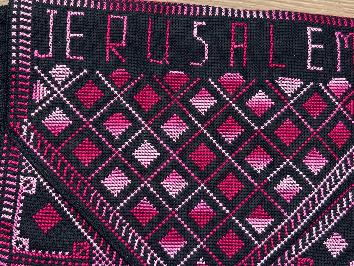 Jerusalem Diamond Tatreez Bag - Pink - embroidery detail