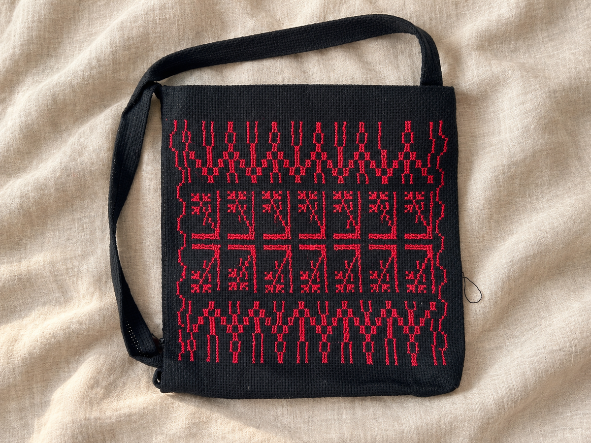 Red Motif Band Tatreez Bag - Black - styled product view